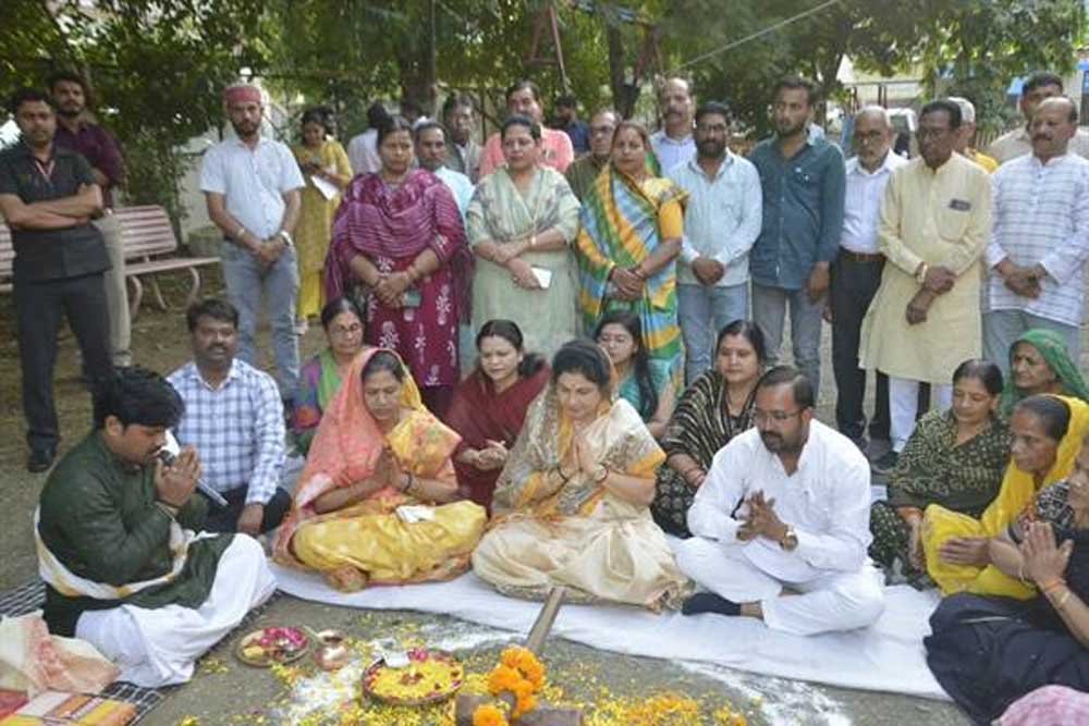गोविंदपुरा क्षेत्र के वार्ड-60 में 42 लाख रुपये से अधिक के विकास कार्यों का हुआ भूमि-पूजन गोविंदपुरा क्षेत्र के वार्ड-60 में 42 लाख रुपये से अधिक के विकास कार्यों का हुआ भूमि-पूजन