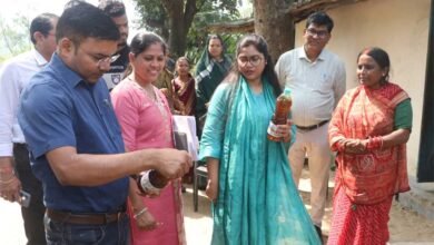 स्वरोजगार से आत्मनिर्भरता की राह पर ग्रामीण महिलाएं कलेक्टर ने पूजा महिला स्व-सहायता समूह की आजीविका गतिविधियों का लिया जायजा स्वरोजगार से आत्मनिर्भरता की राह पर ग्रामीण महिलाएं कलेक्टर ने पूजा महिला स्व-सहायता समूह की आजीविका गतिविधियों का लिया जायजा