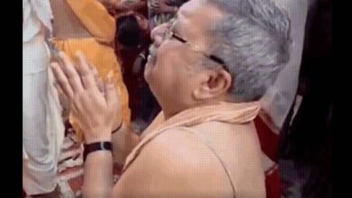 मां दुर्गा के दरबार में भावुक हुए TMC सांसद कल्याण बनर्जी मां दुर्गा के दरबार में भावुक हुए TMC सांसद कल्याण बनर्जी