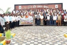 खेत बचाओ अभियान के तहत किसानों को उन्नत सरसों बीज का वितरण