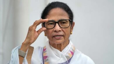 ममता बनर्जी पर हमले की कोशिश? साड़ी में छिपाकर लाए चाकू ममता बनर्जी पर हमले की कोशिश? साड़ी में छिपाकर लाए चाकू