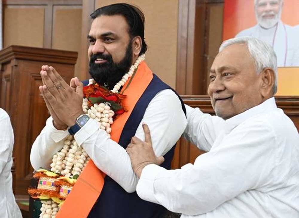 नीतीश के करीबी IAS की बिहार में फिर होगी एंट्री! सम्राट चौधरी के प्रधान सचिव बनने की चर्चा