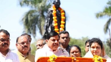 महात्मा गांधी के स्वदेशी और आत्मनिर्भरता के विचारों को आगे बढ़ा रहे प्रधानमंत्री मोदी : मुख्यमंत्री डॉ. यादव महात्मा गांधी के स्वदेशी और आत्मनिर्भरता के विचारों को आगे बढ़ा रहे प्रधानमंत्री मोदी : मुख्यमंत्री डॉ. यादव