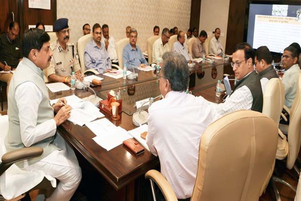 मुख्यमंत्री अब किसी भी जिले में आकस्मिक रूप से पहुंचकर जन विश्वास अभियान में होंगे शामिल मुख्यमंत्री अब किसी भी जिले में आकस्मिक रूप से पहुंचकर जन विश्वास अभियान में होंगे शामिल