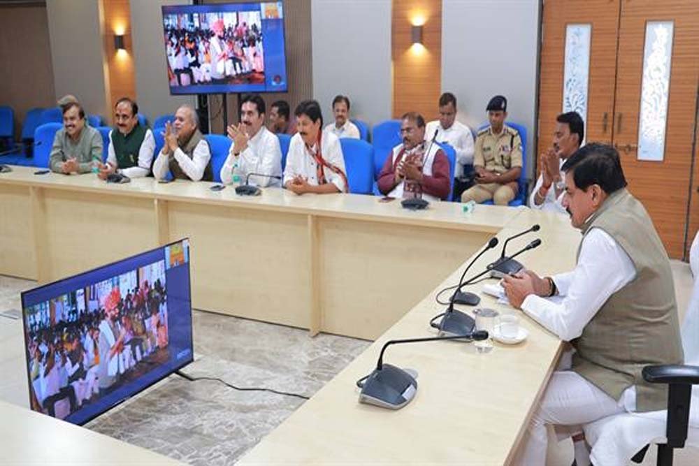 किसानों की समृद्धि सुनिश्चित करने के लिए राज्य सरकार प्रतिबद्ध : मुख्यमंत्री डॉ. यादव किसानों की समृद्धि सुनिश्चित करने के लिए राज्य सरकार प्रतिबद्ध : मुख्यमंत्री डॉ. यादव