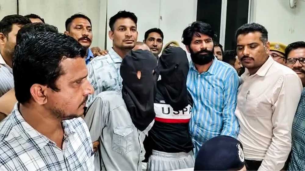 टाइगर श्रॉफ पर हमले के आरोपी 24 घंटे में गिरफ्तार, मुंबई पुलिस ने ऐसे बिछाया जाल टाइगर श्रॉफ पर हमले के आरोपी 24 घंटे में गिरफ्तार, मुंबई पुलिस ने ऐसे बिछाया जाल