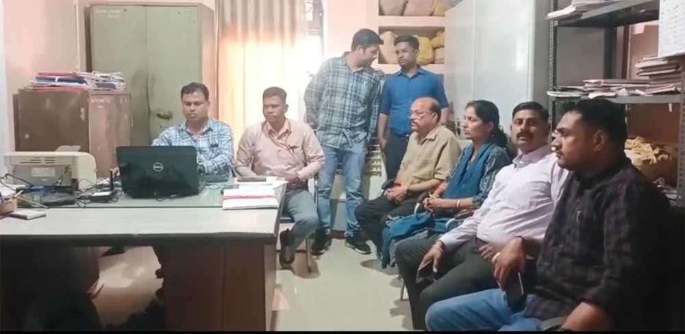 पन्ना में लोकायुक्त का बड़ा एक्शन: 45 हजार की रिश्वत लेते जल संसाधन विभाग के दो अधिकारी गिरफ्तार पन्ना में लोकायुक्त का बड़ा एक्शन: 45 हजार की रिश्वत लेते जल संसाधन विभाग के दो अधिकारी गिरफ्तार