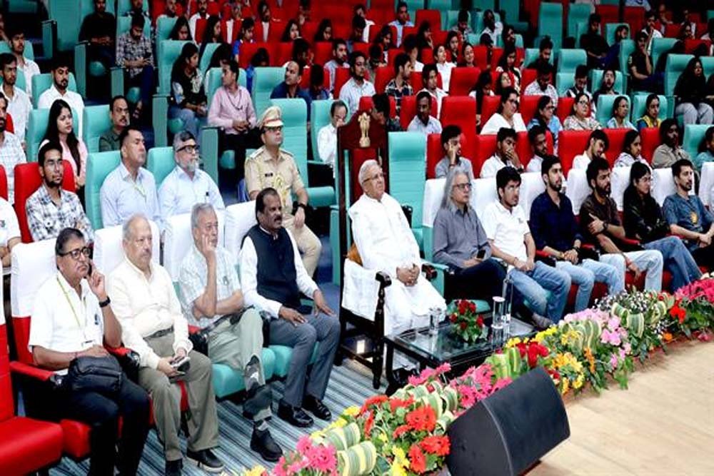 ‘मन की बात’ से बनते राष्ट्र निर्माण के साझा संकल्प: राज्यपाल पटेल ‘मन की बात’ से बनते राष्ट्र निर्माण के साझा संकल्प: राज्यपाल पटेल
