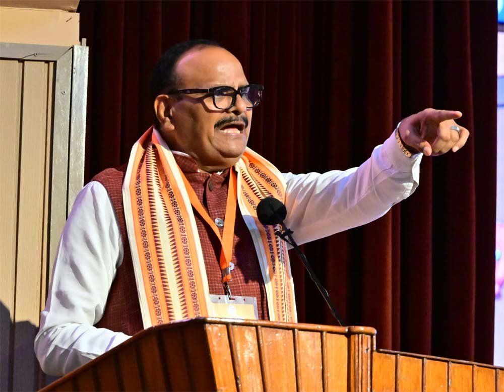 विकसित भारत के निर्माण में शिक्षक-स्नातकों की भूमिका अहमः ब्रजेश पाठक विकसित भारत के निर्माण में शिक्षक-स्नातकों की भूमिका अहमः ब्रजेश पाठक