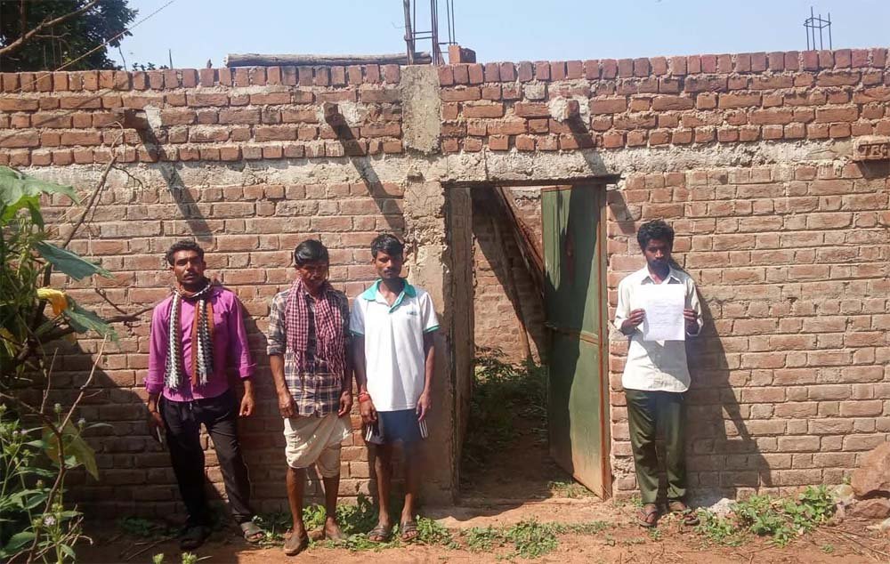 पीएम जनमन आवास में ठगी, ठेकेदार पर FIR दर्ज