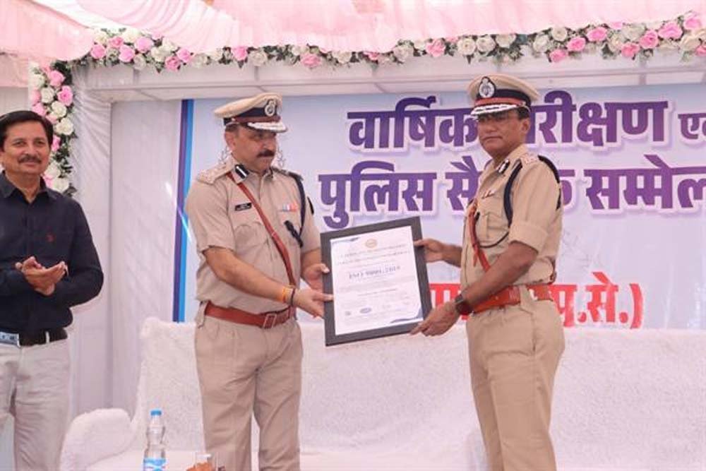 मध्यप्रदेश पुलिस में गुणवत्तापूर्ण एवं जनोन्मुखी पुलिसिंग को मिल रही नई पहचान मध्यप्रदेश पुलिस में गुणवत्तापूर्ण एवं जनोन्मुखी पुलिसिंग को मिल रही नई पहचान