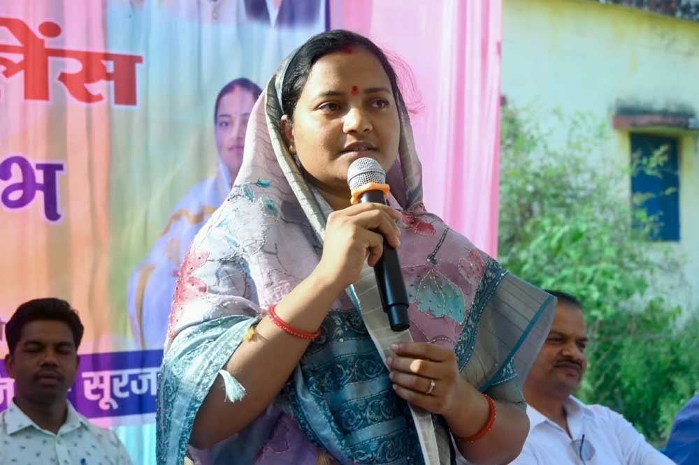 मंत्री लक्ष्मी राजवाड़े की पहल पर 12 घंटे में लटोरी पहुंची ALS एंबुलेंस मंत्री लक्ष्मी राजवाड़े की पहल पर 12 घंटे में लटोरी पहुंची ALS एंबुलेंस