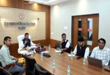 समयबद्ध एवं गुणवत्तापूर्ण स्वास्थ्य सेवाओं से ग्रामीणों का विश्वास जीतें चिकित्सक, मैदानी अमले से सतत बनाए रखें संवाद : उप मुख्यमंत्री  शुक्ल