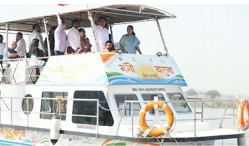 छठ से पहले यमुना में शुरू होगी क्रूज सफारी, 30 यात्रियों की क्षमता छठ से पहले यमुना में शुरू होगी क्रूज सफारी, 30 यात्रियों की क्षमता