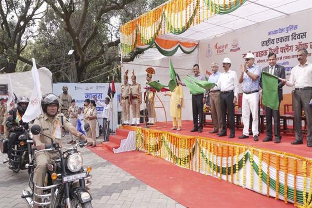 राष्ट्रीय एकता दिवस एवं नशामुक्ति का संदेश लेकर मध्यप्रदेश से रवाना हुआ 7 सदस्यीय बाइक दल राष्ट्रीय एकता दिवस एवं नशामुक्ति का संदेश लेकर मध्यप्रदेश से रवाना हुआ 7 सदस्यीय बाइक दल