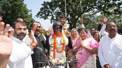प्रधानमंत्री नरेन्द्र मोदी के 25 वर्षों के राष्ट्रसेवा के संकल्प को जन-जन तक पहुंचाने का किया आह्वान प्रधानमंत्री नरेन्द्र मोदी के 25 वर्षों के राष्ट्रसेवा के संकल्प को जन-जन तक पहुंचाने का किया आह्वान