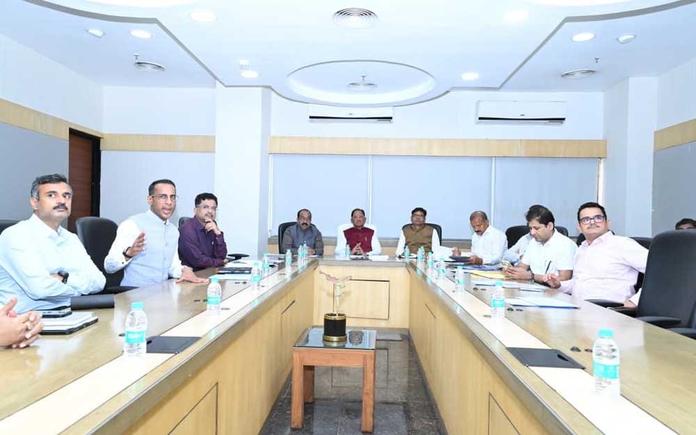 भविष्य की जरूरतों और आर्थिक विकास की प्राथमिकताओं के अनुरूप हो अधोसंरचना का निर्माण : मुख्यमंत्री विष्णु देव साय भविष्य की जरूरतों और आर्थिक विकास की प्राथमिकताओं के अनुरूप हो अधोसंरचना का निर्माण : मुख्यमंत्री विष्णु देव साय
