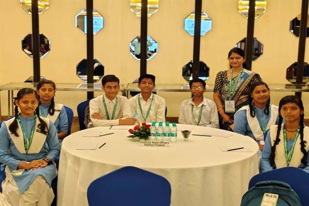 मेधावी विद्यार्थियों की शिक्षा में बाधा ना बने आर्थिक अभाव : ए. श्रीजा मेधावी विद्यार्थियों की शिक्षा में बाधा ना बने आर्थिक अभाव : ए. श्रीजा