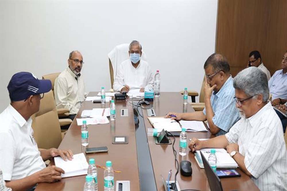 किसानों को रबी सीजन के लिये बिजली की पर्याप्त उपलब्धता सुनिश्चित करें : ऊर्जा मंत्री तोमर किसानों को रबी सीजन के लिये बिजली की पर्याप्त उपलब्धता सुनिश्चित करें : ऊर्जा मंत्री तोमर