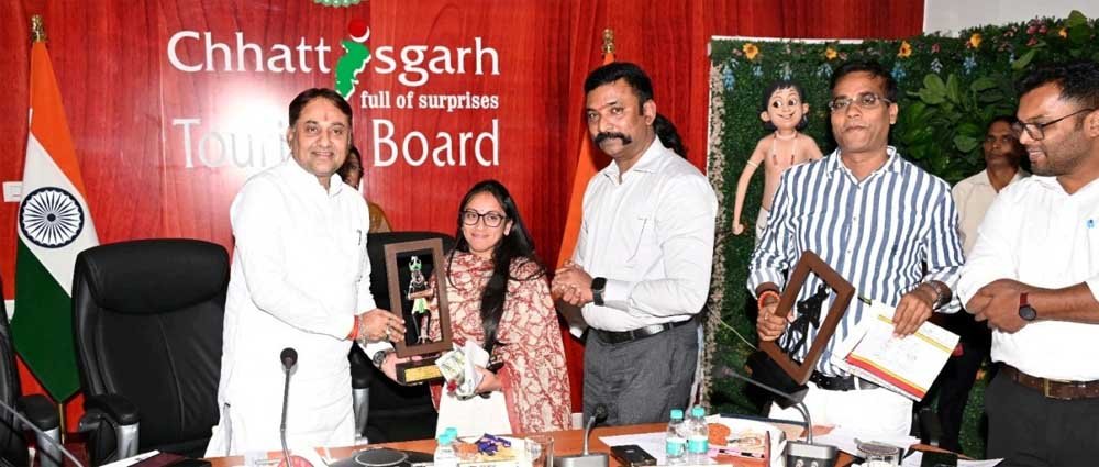 छत्तीसगढ़ की 14 रियासतों का गौरवशाली इतिहास अब एक छत के नीचे सहेजने की योजना छत्तीसगढ़ की 14 रियासतों का गौरवशाली इतिहास अब एक छत के नीचे सहेजने की योजना