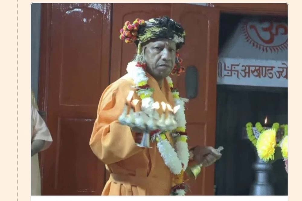 विजयादशमी पर गोरक्षपीठाधीश्वर ने किया महायोगी गोरखनाथ का विशिष्ट पूजन, लोक कल्याण की प्रार्थना की विजयादशमी पर गोरक्षपीठाधीश्वर ने किया महायोगी गोरखनाथ का विशिष्ट पूजन, लोक कल्याण की प्रार्थना की