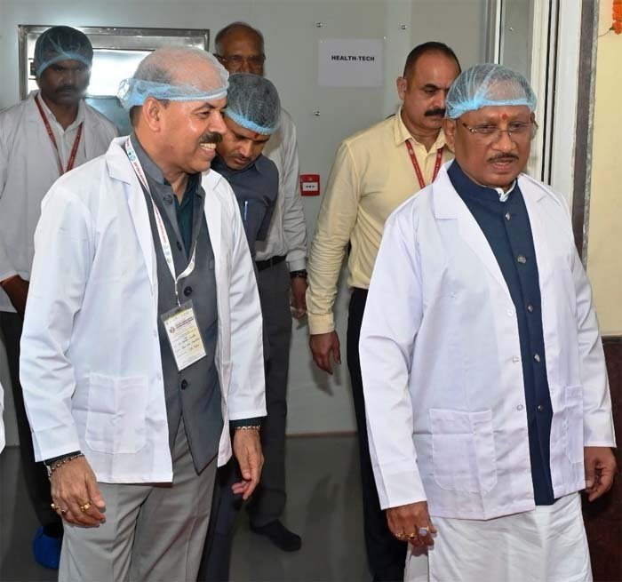 इंदिरा गांधी कृषि विश्वविद्यालय, परिसर में अत्याधुनिक बायोसेफ्टी प्रयोगशाला स्थापित इंदिरा गांधी कृषि विश्वविद्यालय, परिसर में अत्याधुनिक बायोसेफ्टी प्रयोगशाला स्थापित