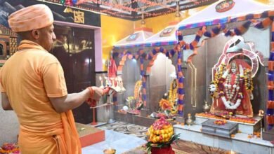 गोरक्षपीठ में वैदिक विधि विधान से शारदीय नवरात्र के विशेष अनुष्ठान का शुभारंभ गोरक्षपीठ में वैदिक विधि विधान से शारदीय नवरात्र के विशेष अनुष्ठान का शुभारंभ